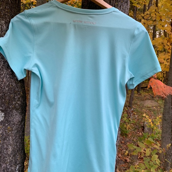UnderArmour Tee - Picture 2 of 3
